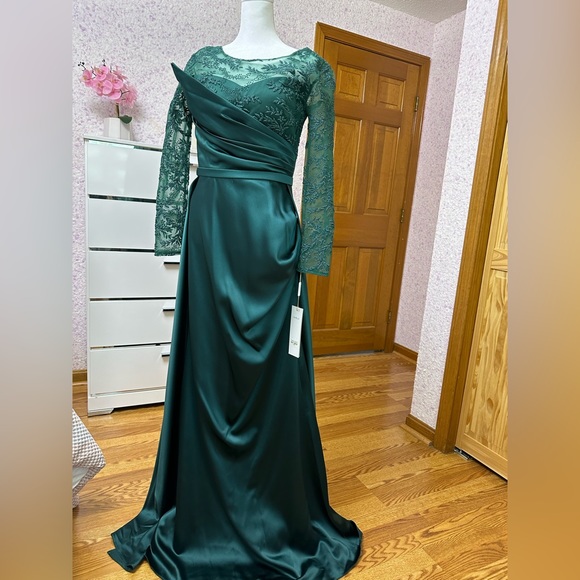 Dress from Turkey - Picture 4 of 6